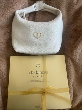 Cle de peau brightening mask treatment supreme